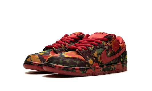 Nike SB Dunk Low The Wizard of Oz Poppy Field