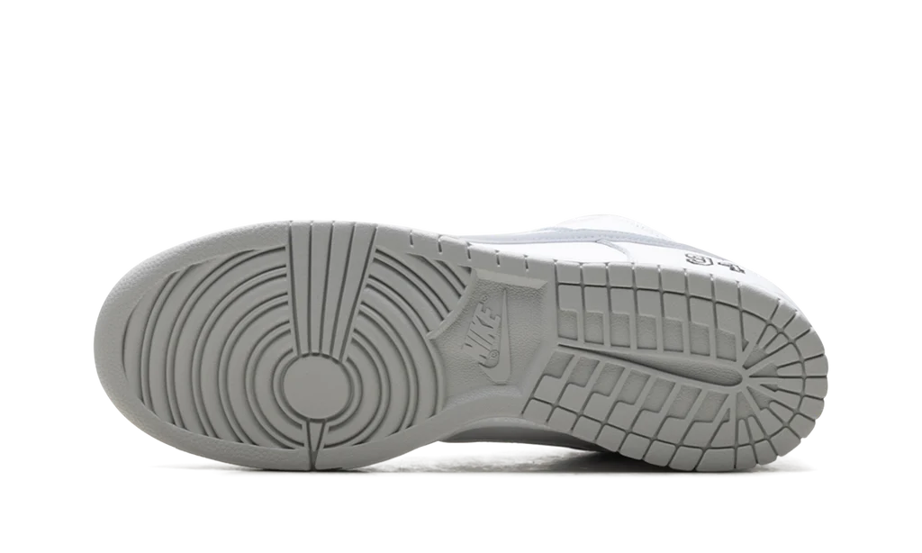 Nike SB Dunk Low Supreme 94 White Metallic Silver